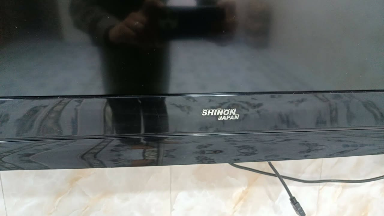 سڵاو
تەلەفزیۆنی   شاشە 42
 بێ عەیب   تا ئێستا وەستای نەبینیوە 
  سعری 70هەزار 
لەکەلارم  
***********
