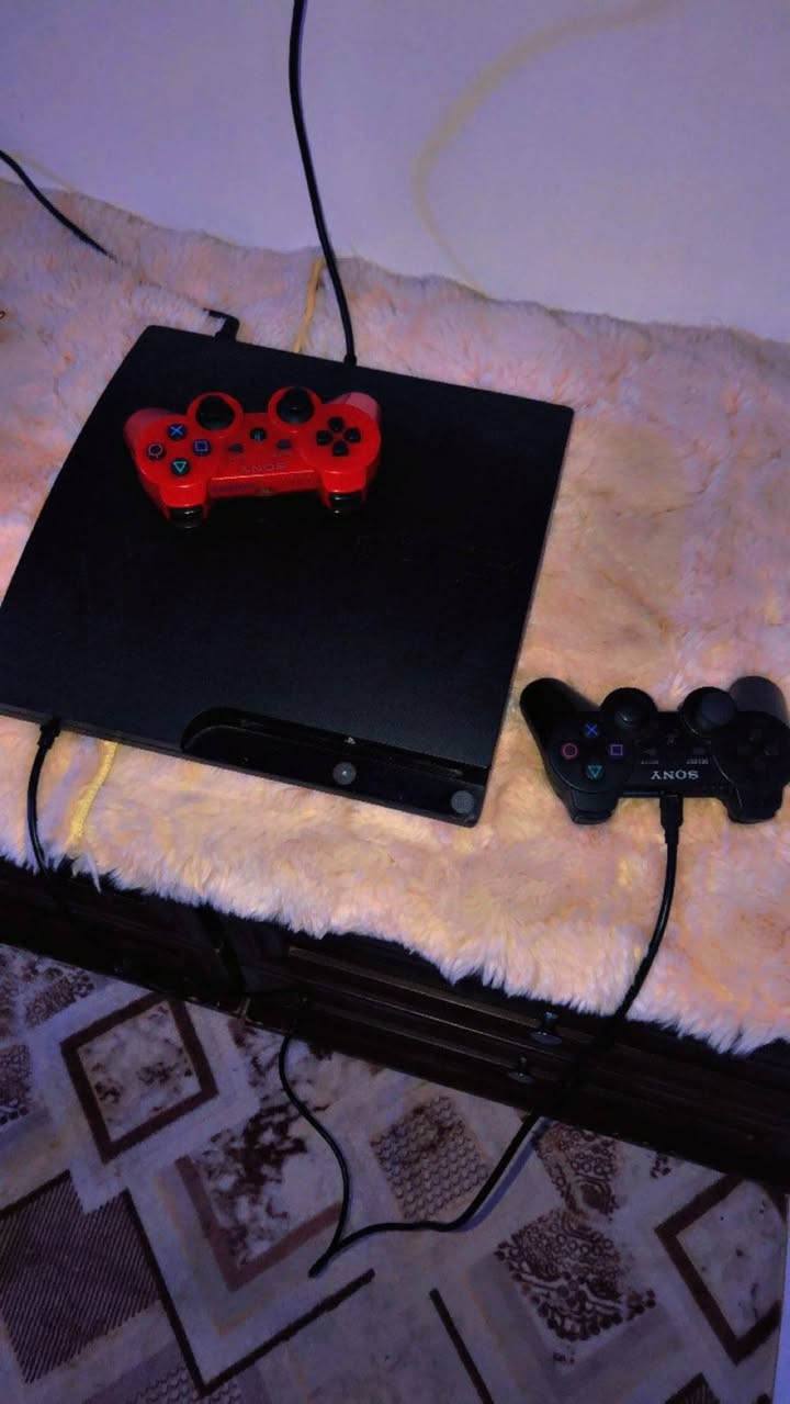 90 مع التوصيل قفل ادا تريد تعامل ع سعر رجاءا لدز خاص 90 الف شرط الفحص بلي 3 سلم بي 5 العاب قوية ***********
