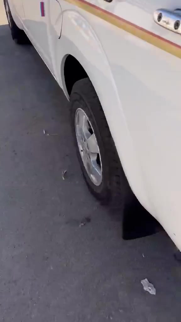 السلام عليكم بيكم نيفاره موديل ٢٠١٢ بيه فقط باب خلفي نصه صبغ سياره ماشاء الله نظيفه نظامين بانزين  و غاز تايرات جديده كير عادي رقم اربيل باسمي سعر ٩٤ وبيه مجال  للستفسار ***********
