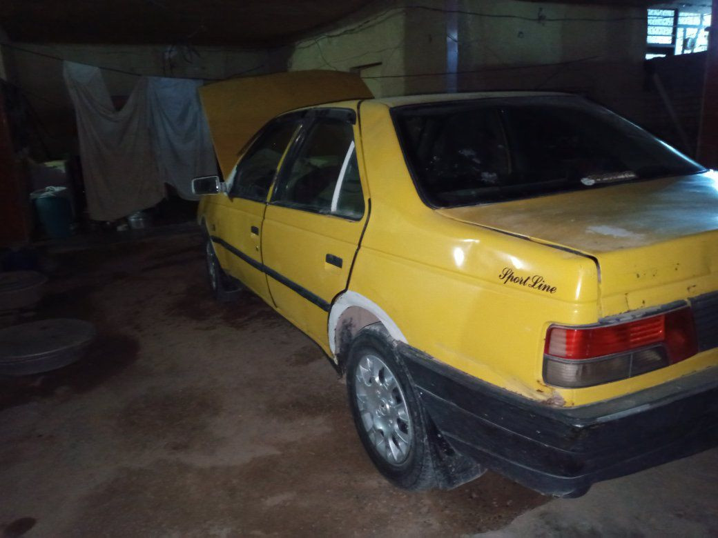 سلام عليكم سيارة بيجو راوه مكينه وكير ونجي وتماتيك سيارة شغاله وجاهزة سعر 10ورقات رقم مثنه ألماني صاحبه ماندله عنوني ديالى شهربان ***********
