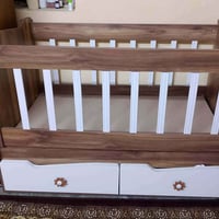 تخت طفل • نضيف • حتى ٦ سنوات