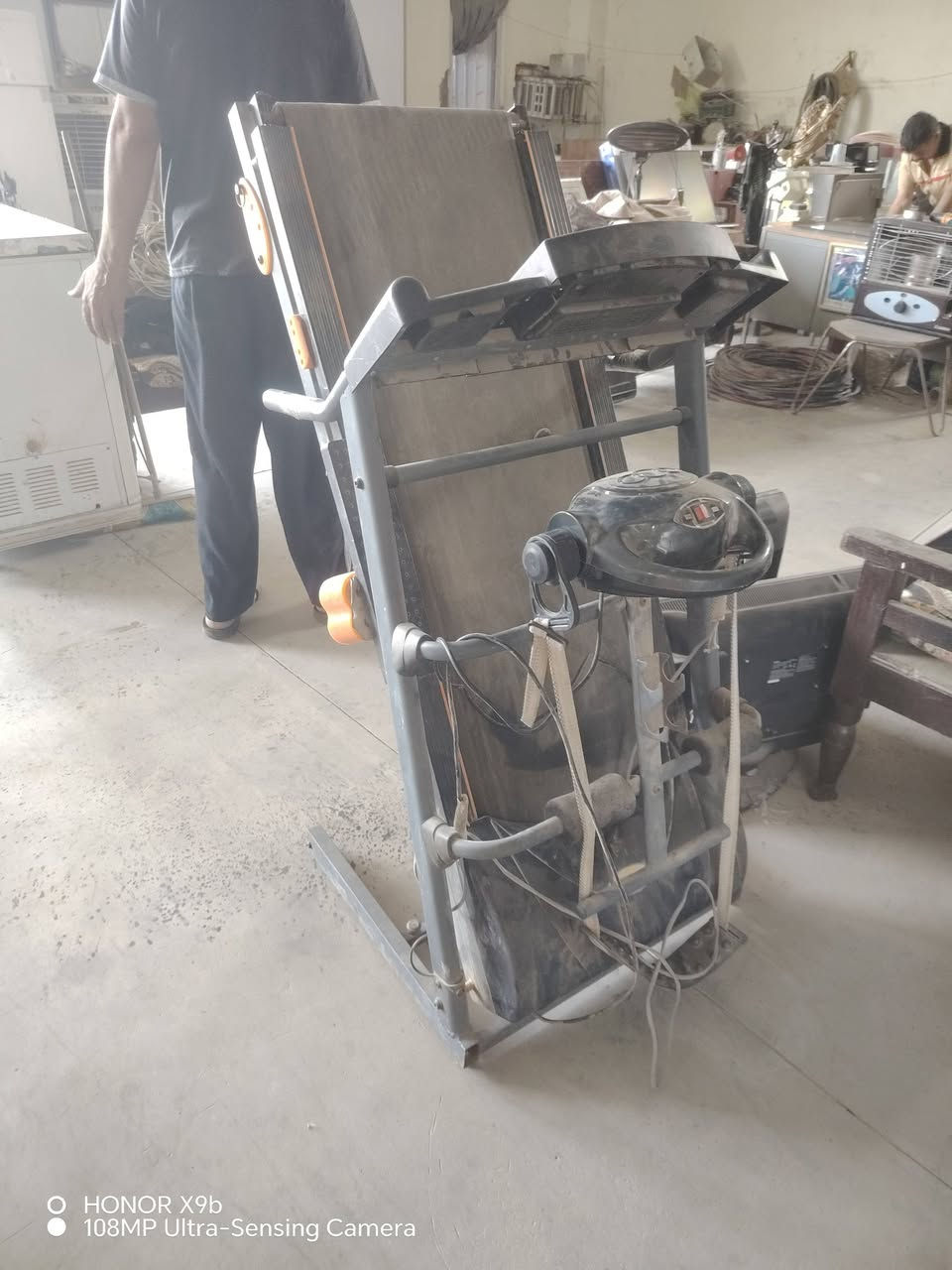 جهاز جري ١٢٠ كيلو سعر ٢٢٥ مكان ديالى خالص هبهب عرب شوكة قرب خويلص مقابيل محطة وقود جوهرة الفؤاد الشري يتصل *********** *********** يوجد توصيل بكروة
