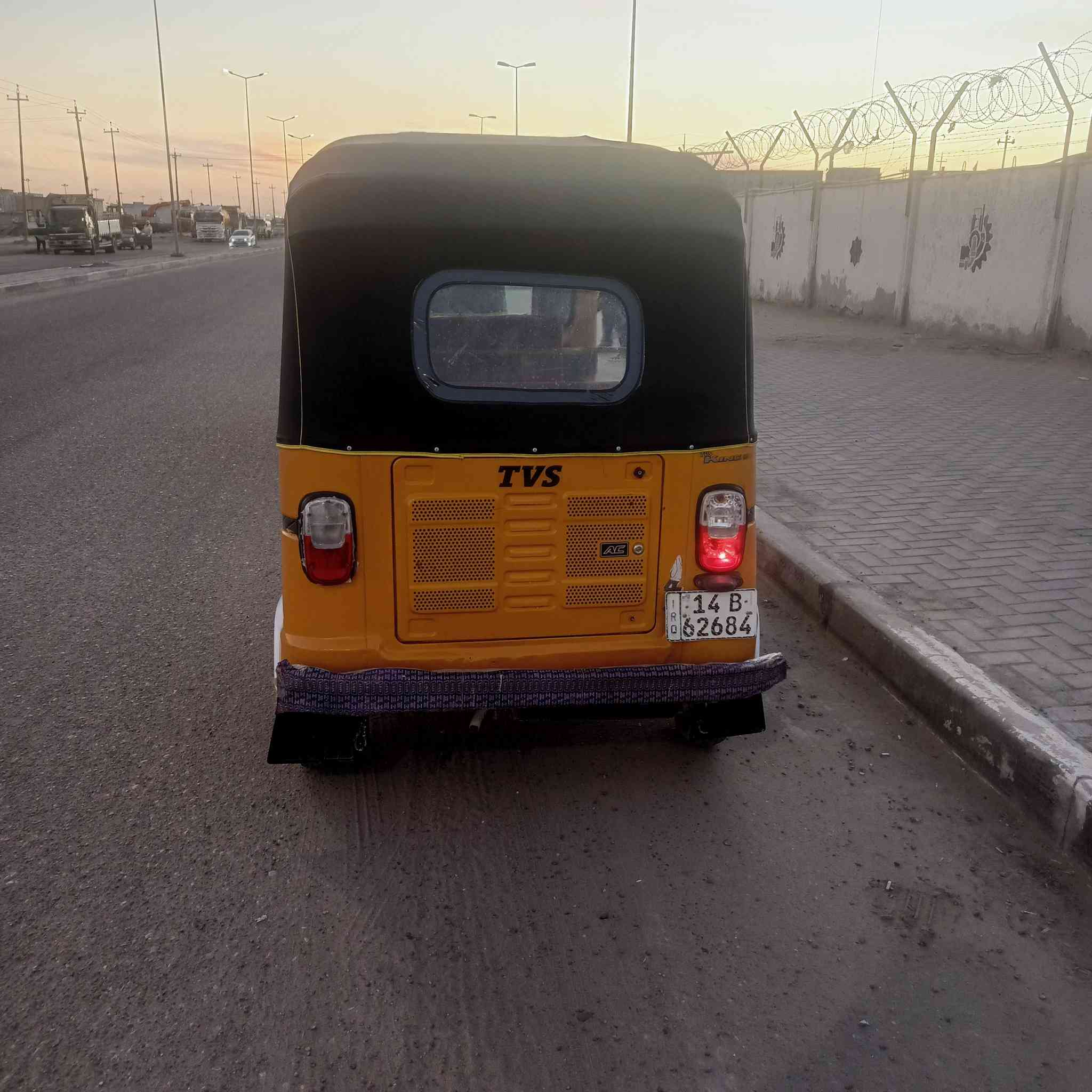 سلام عليكم ورحمه الله وبركاته تك تك مصبوغه جماليه بس الحزام ورقم وسنوية محرك مجفت توه الموديل 20 السعر 5 بيه مجال المكان البصره حيانيه دور الشرطه يم التانكي مال موسى الكاظم الرقم *********** والعلم بسمي
