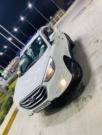 توسان مديل ١٤خليجي المواصفات عاديه شاشه كامره  كامره خلفيه فول HD محرك...