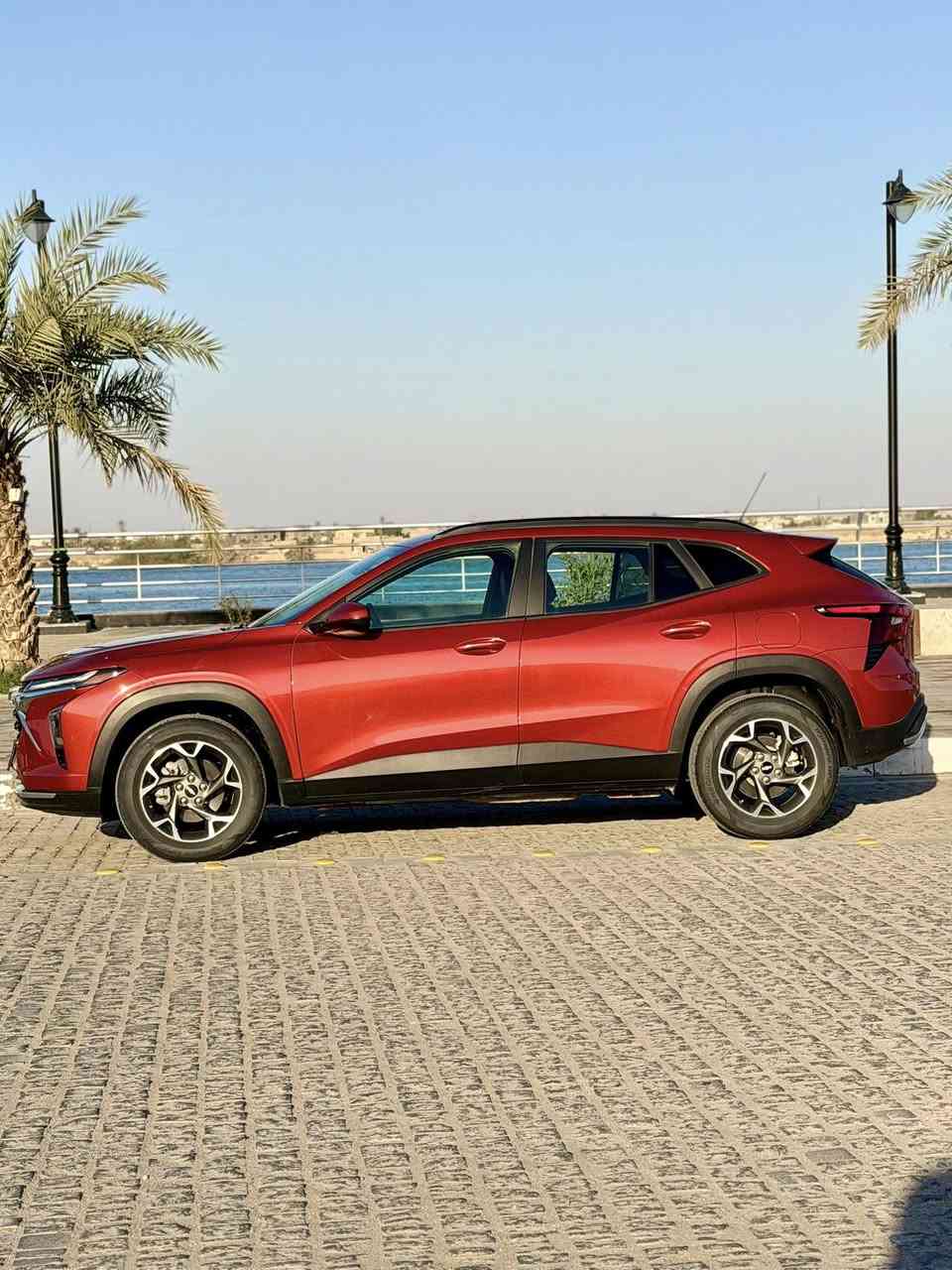 السلام عليكم 
 شفرليت تراكس TRAX  
مديل  - 2024
اللون - برتقالي 
المحرك - 1200 تيربو
ماشية  - (15) الف مايل 
مرقم و كامل تحويل مباشر يمته ما تريد 
السيارة كلش نظيفه و جديده 
المواصفات (LT 2 ) فول مواصفات للاخير 
بصمه تشغيل و بصمه ابواب 
فتحة ( تنتة ) 
شاشة  (13 ) انش جبيرة
العينة الكترونيه
تدفئة كشنات
تدفئة ستيرن 
رادار امامي 
رادار خلفي 
محافظة على المسار 
كامرة خلفية
حساسات خلفية
نقطة عمياء 
تشغيل عن بعد 
داخل اسود و ابيض 
— السيارة وارد امريكي و ضررها غرق تعمل و تسير  
مكفوله من كلشي  مكينه و كير و تبريد و كهربائيات 
كفالة عامه بدون اي مسج بالعينة
رقم الشاصي kl77lhe29rc196303

 سعر السيارة 158 ورقة 
 رقم التلفون ***********
