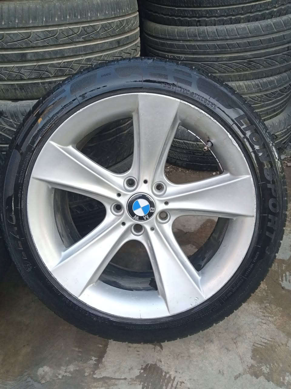 تاقم هامان 18 دوو سایز
تاقم تایە و ویلی هامان 18 دوو سایز بۆ گۆرینەوە 
ماڵی دۆستە لە سلێمانیم 
***********
***********
