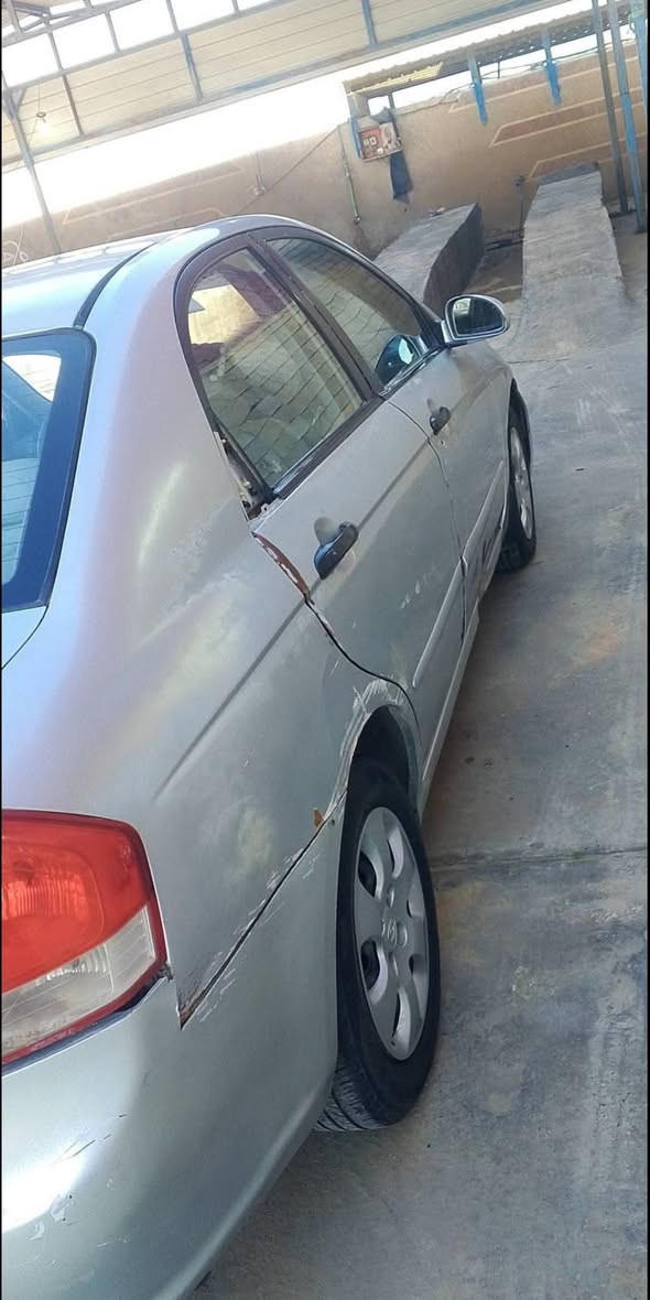 السلام عليكم للبيع مسعجل  كيا سبكترا موديل 2009السياره نضيفه السياره بيه الجه اليمين بيه ضخه خفيفه السياره المكينه والكير مكفوله كفاله مكينه 1600 السعر 75وبيه مجال  المكان صلاح الدين قضاء بلد تقاطع بني سعد الاستفسار الاتصال على الرقم ***********
