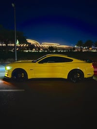 موستنك 2016 v6 بدون حادث  السيارة مزادها كلين   من دخلت هنا انفحصت بيه...