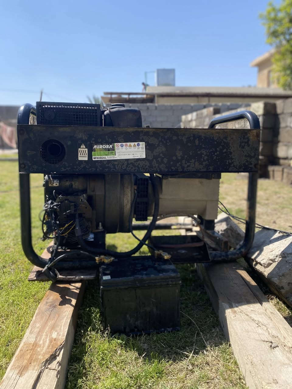 مولد سوبرا إيطالي 10 كيفي 40 أمبير 3 فيز  نضيفه كلش  جاهزه للشغل السعر 8 $بيه مجال
***********

***********
