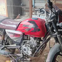 دراجة بوكسر 4 كير مكفولة  المكينة اوراق 07732181380