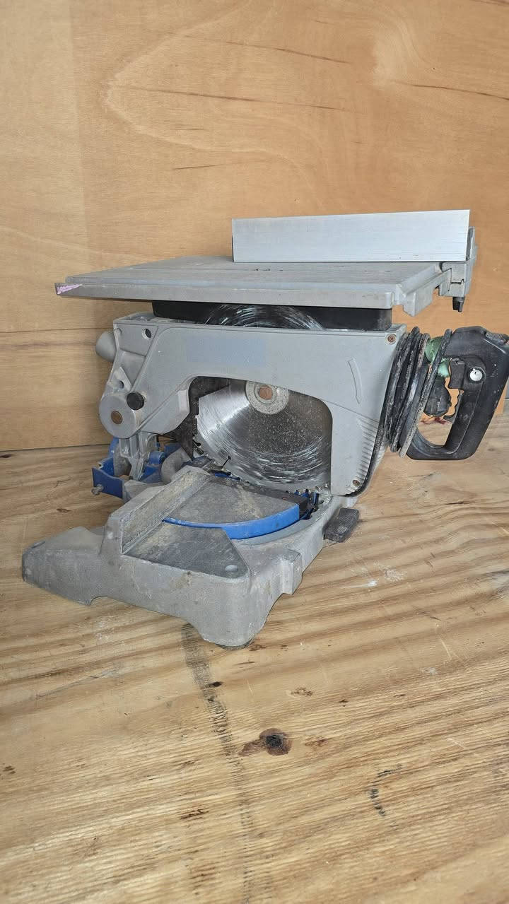 السلام عليكم ورحمة الله وبركاته 
غراض للبيع التواصل خاص


**إذا كنت صاحب هذا الإعلان وتريد حذفه لأي سبب، رجاءا أرسل رسالة إلى الدعم الفني**