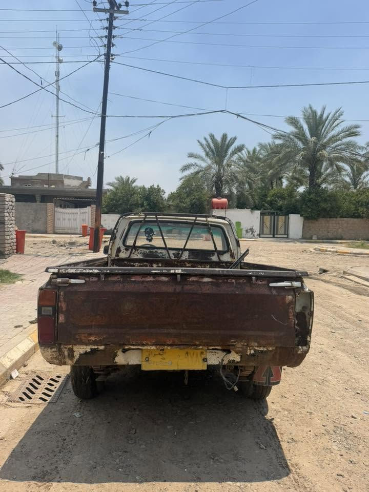 السلام عليكم بيكم 82 سياره راعيها ميت اسويلك وكاله سياره محركها بي تنقيص قليل سياره نشطة السعر 16 ورقه وبيها مجال للطيب الرقم ***********
