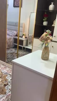 غرفة ٩ قطع • دوشك طبي • مستخدمة ٣ أشهر