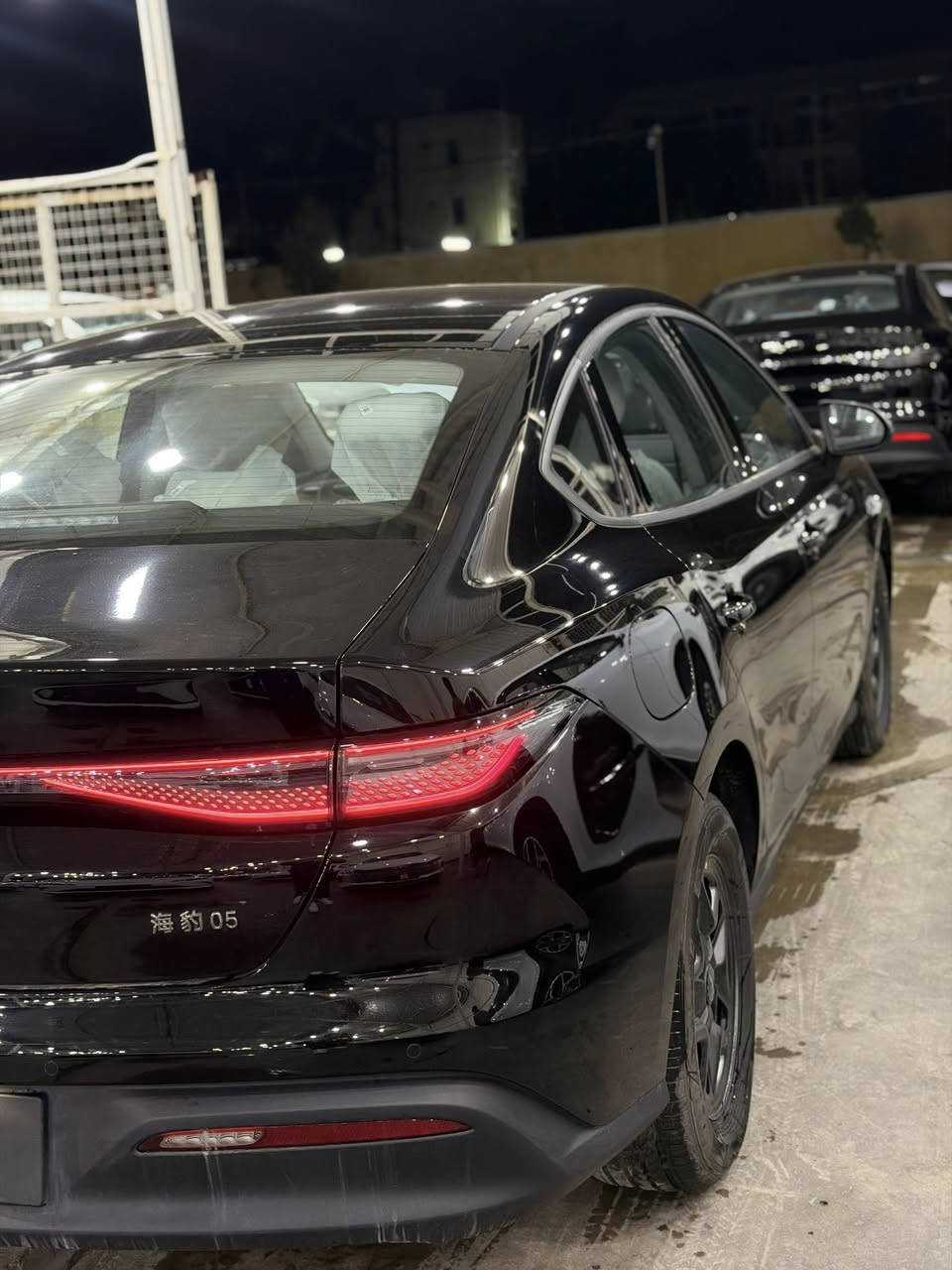 (معرض ميديا)
السلام عليكم بي واي دي سيل 5
للون اسود زيروو 0 
العده كامله (1-كاعيات 2-فوم3-ماسحات 4-مثلث )
1-(عنوان بغداد شارع المعارض مال كريعات يم معرض ميديا) 
السعر18.600مليوننن 
الاتصال ***********
واتس اب ***********
