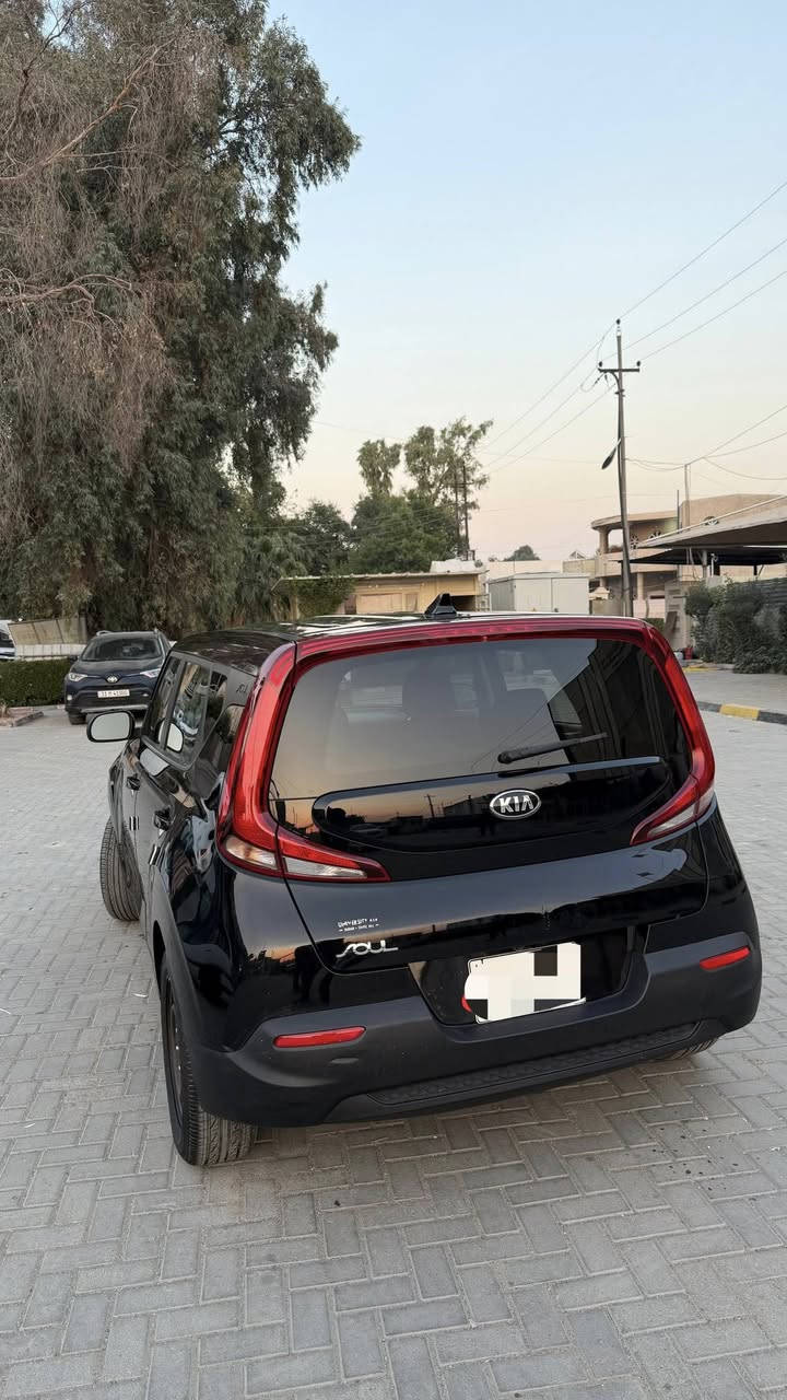 صول موديل 21 للبيع فقط
بيها صبغ جاملغ خلف الراكب مع نصف الباب 
وبارد على كد شبر بالبنيد 
باقي الكشر كله سليم وعلى فحص 
محرك وكير نظيف سيارة ماشبة 38500 الف ميل 
سيارة مال بيت واستخدام قليل 
محركها دوش 2000 
كيرها AT وليس cvt
سيارة نظيفها وتحويلها ثاني يوم 
سيارة باسمي رقم بغداد 
مكاني بغداد الكاظمية 
***********
