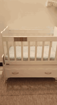 هزاز طفل تركي مع دوشك جديد للبيع ١٠٠ واتساب ٠٧٨١٩٨٣٧٤٠٥