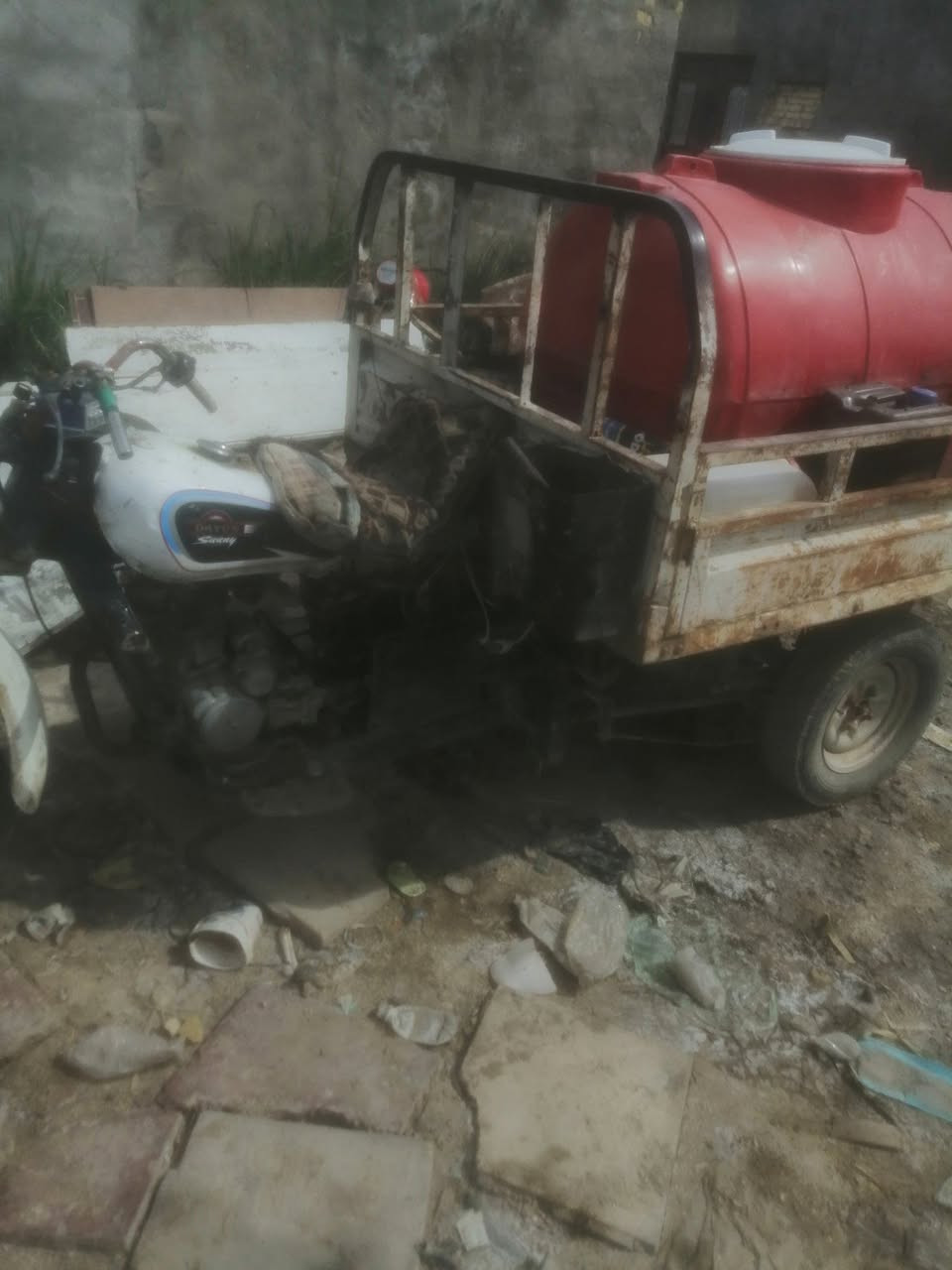 ستوته للبيع كلك كلك كامله من كلشي  ب ٥٥٠  ناصريه مركز ***********
