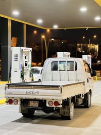 كيا ٣٠٠٠ • سوداء • من المالك