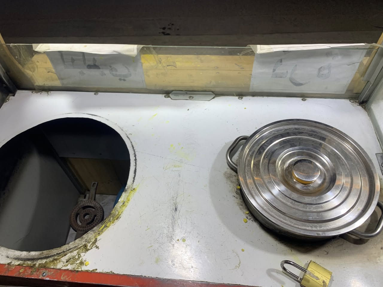 السلام عليكم عندي عربانة مال لبلبي وحب وذرة وجبس ملحقاتهة كاملةجدورة ثنين مال الذرة ومال اللبلبي وحتى السفريات اخذهن وياهن متوازي ع بيعتهامكاني بغداد حي الجامعة السعر ٧٠٠ وبيها مجال إذا شراي ***********
