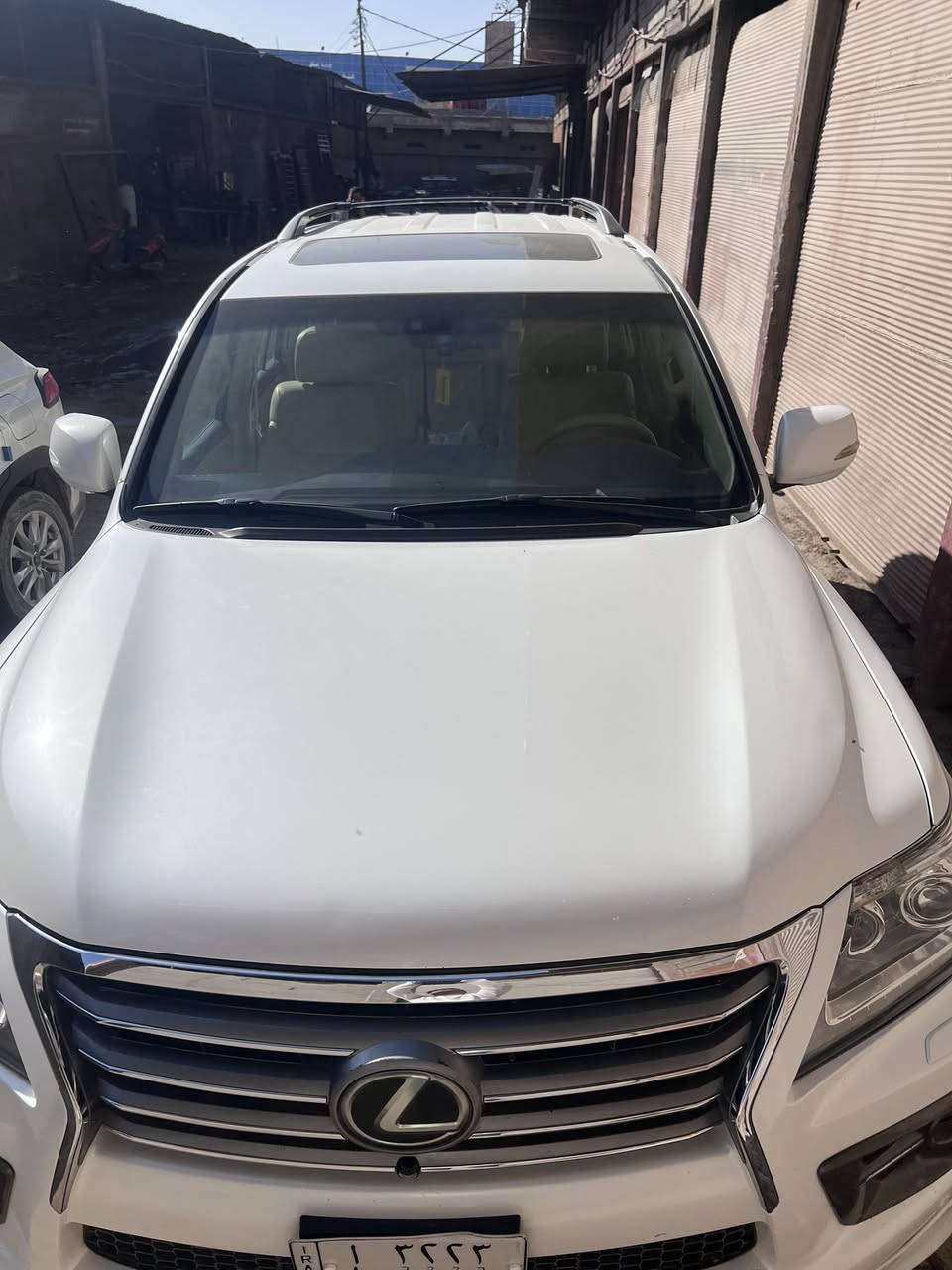 السلام عليكم ورحمة الله وبركاته لاكزز للبيع موديل 2012 رقم بغداد مميز وشرط تحويل ثاني يوم مكفولة كفالة عامه عدا بيها بارد مأشره بالصوره فقط لا غيره السعر 420$ وبيها مجال 
الاستفسار الاتصال/ ‭0781 127 7274‬
مكان السيارة الحله شارع 40
