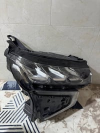 أغراض تاهو للبيع  لايتات امامي بوليسي بلادي (واحد بيهم مكسور) كشنات ام...