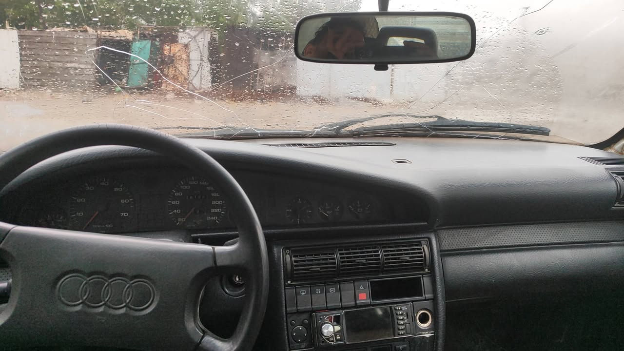 اودي حجم ١٠٠ مكينه وكير مكفولات رقمم انبار مشروع وطني صاحبها موجود ويحول سعر ٢٠ وبيها مجال ***********
