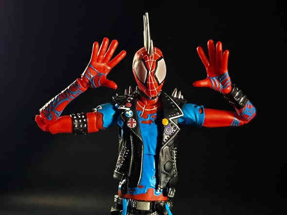 #الكل
يتوفر مجسم من شركه Marvel الشخصيه سبايدر مان من فلم مايلز مورالس  
يوجد توصيل لى جميع أنحاء العراق 🚚
سعر التوصيل لى بغداد 5 
و المحافظات 6
الرجاء الاستفسار خاص او على رقم الواتس اب***********
