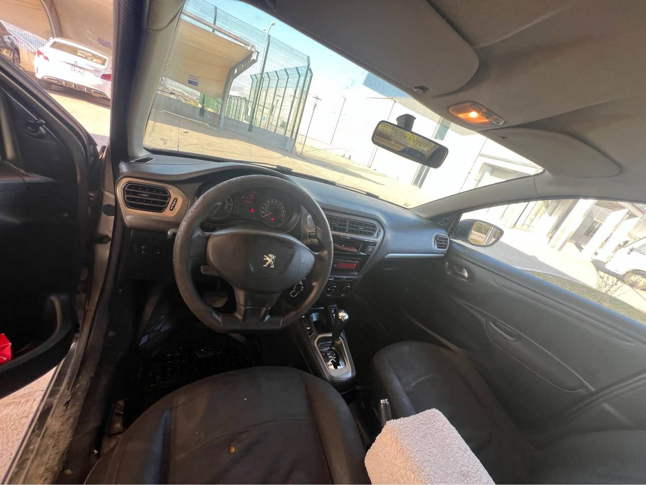 بیجۆ ۳٠۱ مۆدێل ۲٠۱٥ 
گێڕ و مەکینە بە شەرت 
سەیارەیەکی بێ مەسرەف
۳ پارچەی بۆیاخە ۲ دەرگا و بۆنیت  بێ ناو گرتن 
۱٥ وەرەقەی غرامە تیایە دەیگێڕمەوە 
هیچ مەسرەفێکی تیا نییە و هیچ گڵۆپێکی سەر شاشە و خەلەلی دانەگیرساوە 
*********** السليمانية, العراق
