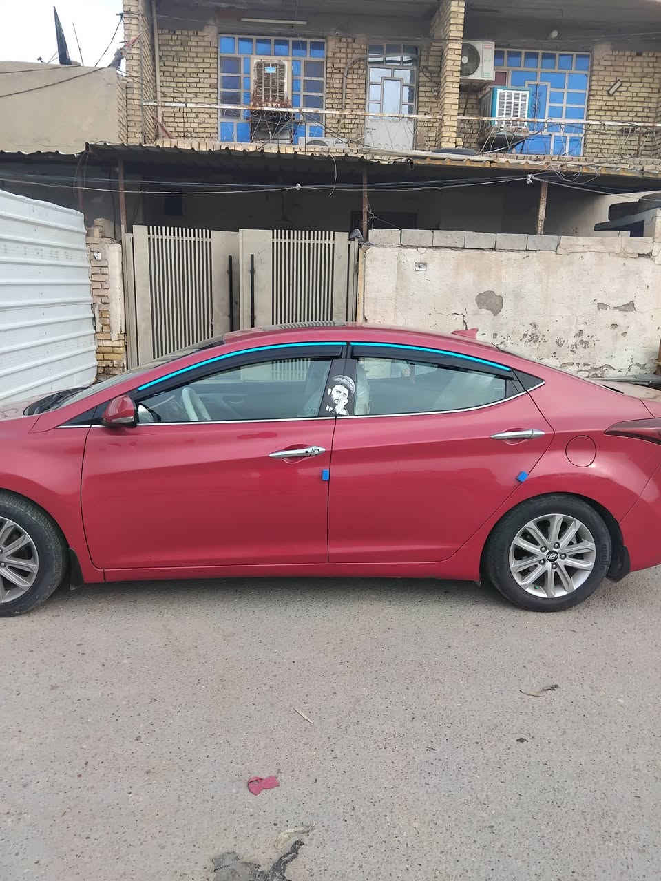 سلام عليكم الانتره للبيع موديل ١٦ امريكي حادثه جاملغ خلفي فقط سياره جديده فول مواصفات فتحه بصمه كشنات تدفه فول مواصفات محرك ٢٠٠٠ دوش كير محرك مكفول السياره بسمي السعر ١٢٣ وبيه مجال الاتصال ***********
