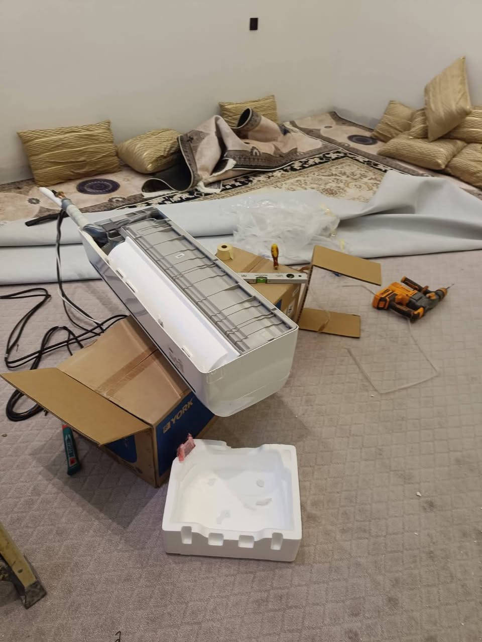 السلام عليكم خدمات الثقة تقدم لكم  خدمات موقعية تنصيب سبالت وصيانة كافة أجهزة التبريد والتثليج
سبلت ومكيف ثلاجة مجمدة براد ماء غرف تجميد ضمان وأمان وأسعار تنافسية الاتصال  على رقم *********** علي للتبريد
