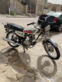 للبيع مديل ١٨ اوراق  سعر (٤٥٠)مجال بصيط  07810775869