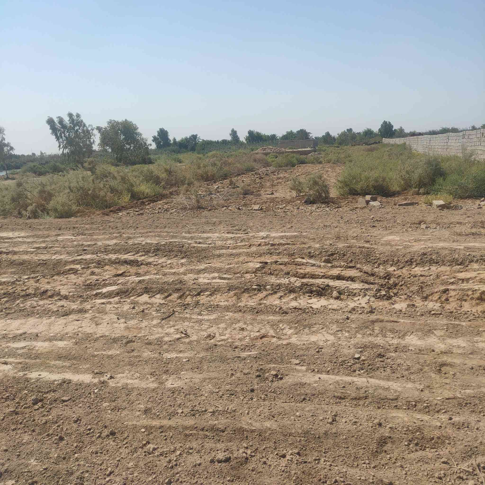 دونم للبيع قرب كاع ثامر ال عسكر با الفتاحيه شارعه مقابيل محطه عبد الحسن ملاغي والشارع الثاني على الفتاحيه مجمع تحسين يصلح قطع على باب الله ويصلح سكن الشراي يتواصل علي هذا الرقم ***********
