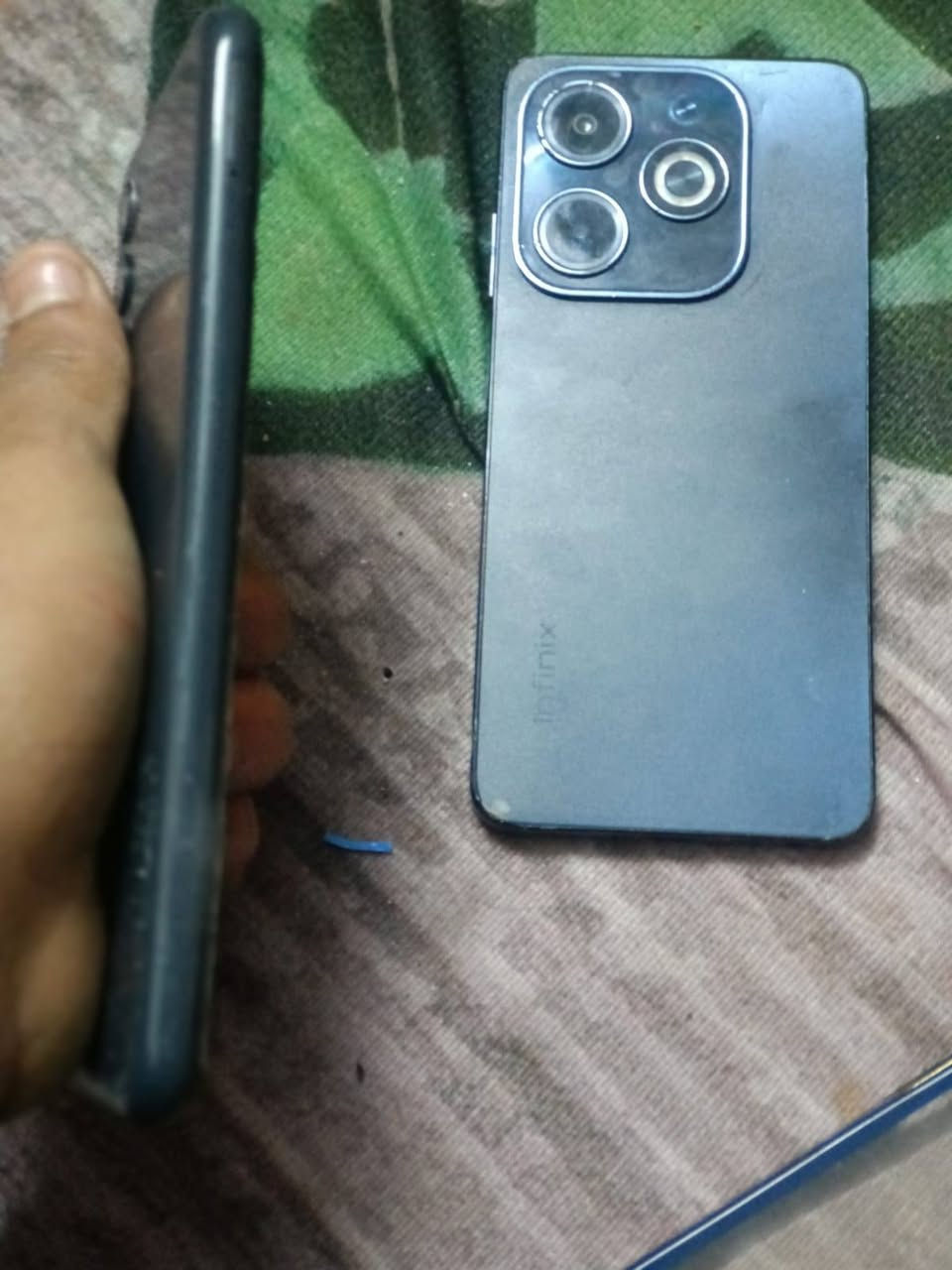 السلام عليكم اجهزه للبيع هوت 40اس و ئي 13اجهزه حلوه بيهن فطور بل شاشه بس ممثرات عليهن ابيعهن ثنينهن سوه السعر 120الف مكاني سبع قصور رقمي واتساب ***********
