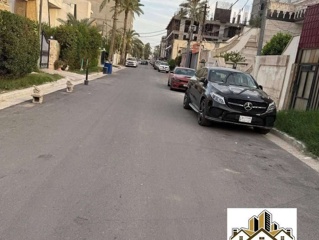 💢مجموعة عروض عقارية للبيع في الجادرية والكرادة والعرصات💢
💢عرض رقم (1)💢
▪️ارض ركن للبيع 
▪️ المساحة : 302  ركن 
▪️الواجهة : 20  متر ▪️النزال :15 متر
▪️العنوان : الكرادة خارج شارع مطابخ انقرة مقابل الجلود   
———————————————————————————
  💢عرض رقم (2)💢
▪️ ارض RM تصنيف تجاري للبيع 
▪️ المساحة : 548 ▪️الواجهة : 17،70 متر   
▪️العنوان : العرصات الشارع المقابل شركة BMW 
▪️سند مستقل  
———————————————————————————
💢عرض رقم (3)💢
▪️ارض ركن للبيع
▪️ المساحة : 400 ▪️ الواجهة: 20 متر  
▪️العنوان : زيونة   محلة 716 مجاور مطعم تنورين 
▪️سند مستقل 
———————————————————————————
💢عرض رقم (4)💢
▪️ ارض ركن للبيع 
▪️ المساحة : 800 متر  ▪️ الواجهة :  38 متر 
▪️العنوان : الجادرية من جهة ابو نؤاس قرب البنك المركزي  
▪️سند مستقل 
———————————————————————————
💢عرض رقم (5)💢
▪️ارض RM تصنيف تجاري   للبيع 
▪️ المساحة : 359 متر   ▪️ الواجهة : 10 متر   
▪️العنوان : الكرادة خارج - مربع مندرين - شارع افران الزيتون 
▪️سند مستقل
———————————————————————————
💢عرض رقم (6)💢
▪️ارض للبيع  
▪️ المساحة : 223 متر   ▪️الواجهة : 8 متر  ▪️النزال : 28 متر   
▪️العنوان : الكرادة - 42 - شارع مطعم بتهوفن   
———————————————————————————
💢عرض رقم (7)💢
▪️ ارض RM تصنيف تجاري للبيع 
▪️ المساحة : 400 متر    ▪️ الواجهة :  16 متر   
▪️العنوان : الكرادة - شارع الاقامة  
▪️سند مستقل  
———————————————————————————
💢عرض رقم (8)💢
▪️دار قديم صالح للسكن  للبيع
▪️ المساحة : 205  متر ▪️الواجهة : 8،25 
▪️العنوان : الكرادة خارج  - شارع جامعة اصول الدين  
▪️سند مستقل  
———————————————————————————
💢عرض رقم (9)💢
▪️عمارة حديثة للبيع 
▪️ المساحة : 300 متر  ▪️الواجهة : 10،80 
▪️17  شقة - 7 طوابق تحتوي على بارك سيارات 
▪️ الوارد الحقيقي : 240 مليون سنوياً 
▪️العنوان : الكرادة خارج - مربع مندرين
▪️ سند مستقل 
———————————————————————————
💢عرض رقم (10)💢
▪️دار كلاسك للبيع 
▪️ المساحة : 468 متر   ▪️ الواجهة : 12 متر  ويفتح 15 متر 
▪️العنوان : الجادرية  - مربع عاتكة -   شارع ازكدينيا 
▪️سند مستقل 
———————————————————————————
💢عرض رقم (11)💢
▪️ارض للبيع 
▪️ المساحة : 357 متر  ▪️الواجهة : 11،20 متر  
▪️العنوان : الكرادة حي الرياض - شارع باريس  
———————————————————————————
💢عرض رقم (12)💢
▪️عمارة ركن للبيع
▪️ المساحة : 250 متر     
▪️العنوان : الكرادة داخل - الشارع التجاري 
▪️المحتويات :8 شقق  + 3 محلات كبار ▪️الوارد : 13 مليون 
———————————————————————————
💢عرض رقم (13)💢
▪️عقار تجاري للبيع
▪️ المساحة : 924 متر    ▪️ الواجهة : 21،60  متر   
▪️العنوان : العرصات - امتداد شارع العطار 
▪️عرض الشارع : 20 متر 
▪️سند مستقل 
———————————————————————————
💢عرض رقم (14)💢
▪️دار نظام ڤيلا زيرو قيد الانشاء  للبيع  
▪️ المساحة : 276 متر    ▪️ الواجهة : 7 متر     
▪️العنوان : بارك السعدون - شارع مستشفى التاج 
▪️بناء شركة جوان 
▪️ درجة ممتازة باعلى المواصفات 
———————————————————————————
💢عرض رقم (15)💢
▪️دار نظام ڤيلا زيرو قيد الانشاء  للبيع  
▪️ المساحة : 308 متر     ▪️ الواجهة :  8 متر      
▪️العنوان : بارك السعدون - شارع مستشفى التاج 
▪️بناء شركة جوان 
▪️ درجة ممتازة  باعلى المواصفات 
———————————————————————————
💢عرض رقم (16)💢
▪️  دار قديم  للبيع 
▪️ المساحة : 150 متر   ▪️  الواجهة : 5 متر 
▪️العنوان : الجادرية - مربع عاتكة  ثاني عقار عن شارع السايدين  
———————————————————————————
💢عرض رقم (17)💢
▪️ ڤيلا  مؤثثة 2023  للبيع 
▪️ المساحة : 235 متر   ▪️ الواجهة : 9،40 متر  
▪️سند مستقل  
▪️العنوان : الجادرية - المربع الرئاسي 
———————————————————————————
💢عرض رقم (18)💢
▪️ دار قديم يعتبر ارض للبيع 
▪️ المساحة : 258 متر    ▪️ الواجهة : 7،5 متر    
▪️العنوان : الجادرية المربع الرئاسي - شارع الخاصكي  
———————————————————————————
💢عرض رقم (19)💢
▪️دار للبيع 
▪️ المساحة : 300 متر   ▪️ الواجهة : 11  متر   
▪️العنوان : الكرادة خارج - مربع مندرين 
▪️سند مستقل 
———————————————————————————
💢عرض رقم (20)💢
▪️قطعة للبيع 
▪️ المساحة : 386 متر   ▪️ الواجهة : 13،40 متر     
▪️العنوان : الكرادة - ابو اقلام شارع اسواق الزاوية    
▪️موقع سكني شارع عريض 
———————————————————————————
💢عرض رقم (21)💢
▪️عمارة للبيع
▪️ المساحة : 412 متر   ▪️ الواجهة : 12 متر   
▪️العنوان : بارك السعدون - شارع شندل 
▪️الوارد : 6 ملايين 
▪️9 شقق - طابقين 
———————————————————————————
💢عرض رقم (22)💢
▪️دار للبيع  - الكرادة - بارك السعدون
▪️ المساحة : 534 متر    ▪️ الواجهة : 16 متر   
▪️العنوان : بارك السعدون - شارع المختار  
▪️سند مستقل 
———————————————————————————
💢عرض رقم (23)💢
▪️ مجمع ركن عبارة عن 8 وحدات سكنية  
▪️ المساحة : 358،5 متر  ركن   
▪️العنوان : الكرادة ابو نؤاس شارع مصرف الطيف
▪️الوارد الشهري  : 85 ورقة  
———————————————————————————
💢عرض رقم (24)💢
▪️عمارة سكنية فاخرة للبيع 
▪️ المساحة : 260 متر    ▪️ الوارد : البنايه  زيرو فارغة 
▪️العنوان : الكرادة - ابو نؤاس - شارع علوة المصطفى  
▪️11 شقة موثثة سبالت + مطابخ 
▪️مصعد شغال 
▪️ممكن بيعها على شكل شقق تمليك 
———————————————————————————
💢عرض رقم (25)💢
▪️قطعة ارض للبيع 
▪️ المساحة : 340 متر   ▪️ الواجهة : 13 متر  
▪️العنوان : الكرادة شارع 52 قرب جامعة اوروك ثالث عقار عن الشارع التجاري 
———————————————————————————
💢عرض رقم (26)💢
▪️قطعة ارض للبيع في الكرادة 
▪️ المساحة : 288 متر    ▪️ الواجهة : 8 متر 
▪️العنوان : ساحة التحريات - ثاني شارع بعد المنافذ الحدودية
▪️سند مستقل  
———————————————————————————
💢عرض رقم (27)💢
▪️قطعة ارض للبيع 
▪️ المساحة : 362 متر    ▪️ الواجهة من الامام : 12،40 متر   ومن الخلف : 8 متر 
▪️العنوان : الكرادة شارع رضا علوان  
———————————————————————————
💢عرض رقم (28)💢
▪️قطعة ارض للبيع 
▪️ المساحة : 602 متر     ▪️ الواجهة : 14،20 متر    
▪️العنوان : الجادرية  خلف فندق كورال 
▪️سند مستقل  
———————————————————————————
💢عرض رقم (29)💢
▪️دار حديث زيرو  4 طوابق  للبيع 
▪️ المساحة : 154  متر     ▪️الواجهة : 7 متر 
▪️العنوان : الجادرية - مقابل جامعة بغداد من جهة الجامعة 
▪️بناء 2025 
▪️التسليم خلال شهرين 
———————————————————————————
💢عرض رقم (30)💢
▪️قطعة ارض للبيع 
▪️ المساحة : 345 متر    ▪️ الواجهة : 11،5  متر    
▪️العنوان : الكرادة ساحة الواثق  - شارع شركة ميتسوبيشي 
———————————————————————————
💢عرض رقم (31)💢
▪️ دار للبيع 
▪️ المساحة : 650 متر     ▪️ الواجهة : 20  متر    
▪️العنوان : الجادرية - مربع عاتكه - شارع ازكدينيا 
▪️7 غرف نوم 
▪️سند مستقل 
———————————————————————————

☎️للاستفسار الاتصال على الارقام 

 ***********

 ***********

 

🔸او مراجعة مقر الشركة الكائن في الكرادة شارع العطار 🔸

💢وكالة عصر حمورابي العقارية 💢

✨🌏اختيارك الامثل في عالم العقار 🌏✨

▪️الشركة مجازة رسمياً
-———————————————————————————
🔺بيع وشراء وايجار جميع انواع العقارات السكنية والتجارية🔺
-———————————————————————————
🔻تعقيب جميع انواع المعاملات بمهنية عالية🔻
-———————————————————————————
🔺ادارة جميع انواع الاملاك 🔺
———————————————————————————-
🔻نستقبل جميع انواع العروض 🔻
———————————————————————————-
