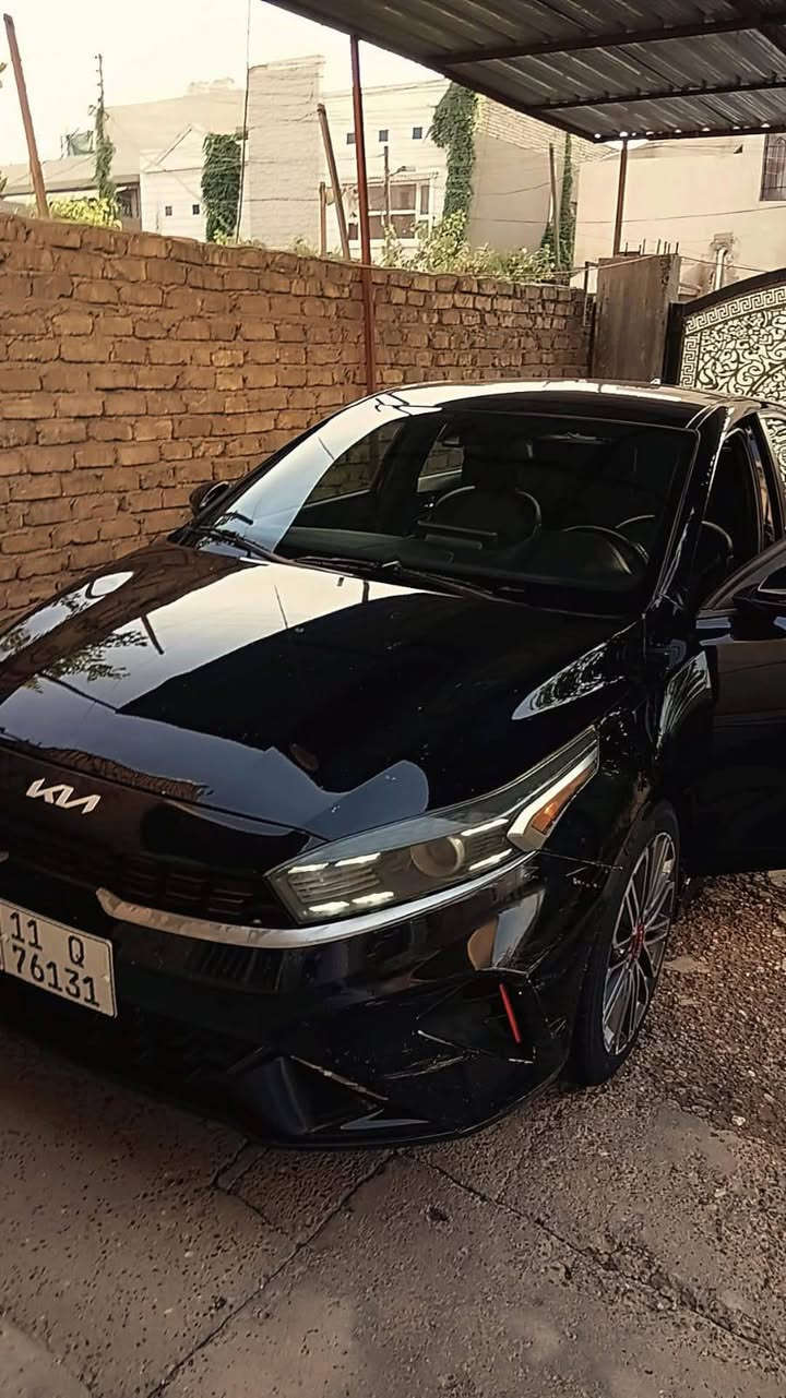 سلام عليكم فورتي 23 GT محرك 1600تيربو السياره وارد امريكي مواصفات السياره 
رادارات طرق و جانبيه 
قياده ذاتيه و محافظه على المسار 
تثبيت السرعه
بصمه و تشغيل عن بعد 
دبل اكزوز 
ثلاث انضمه قياده 
كشنات رياضي و نقشه GT 
شفتاة استيرن 
كامره خلفيه و حساسات و حساسات جانبيه 
كير DCT دبل كلج 
مكاني بغداد السعر 135 قفل رقم ***********
