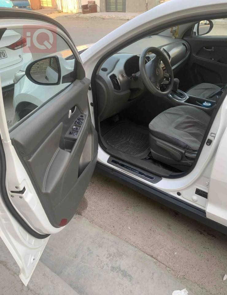 سبورتاج ٢٠١١ خليجي  فول مواصفات ماعدا البصمه محرك ٢٠٠٠ دوش قطعتين صبغ فقط اثر شخط وكم رصعه  
السعر ١٣٥ 
***********
