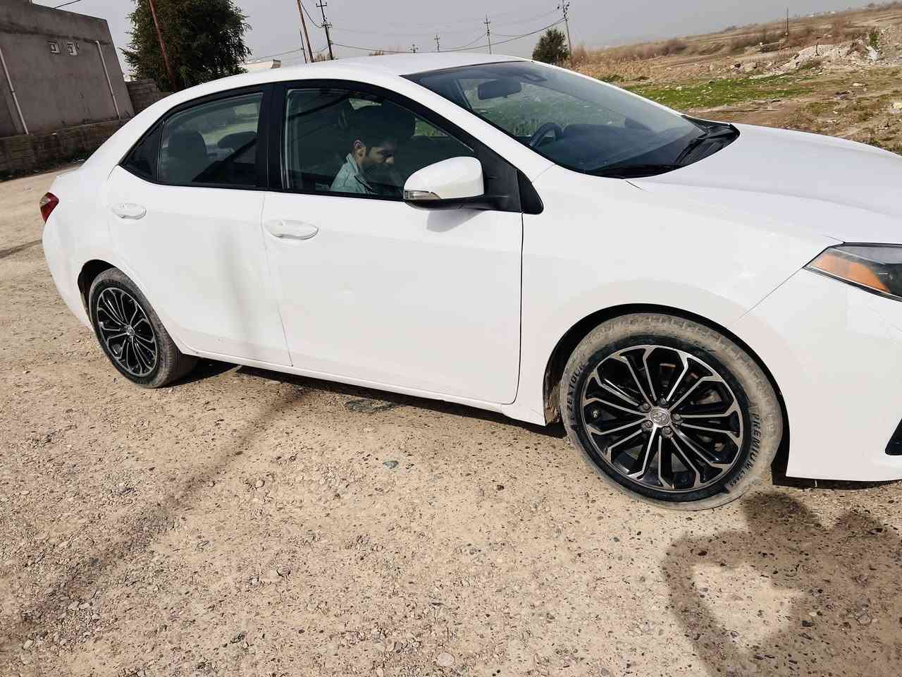 لون ابيض ثلجي سياره حيل حلوه مواصفات  تحكم ستيرن شفتات
ويل كب  سبورت رياضي اصلي بلادي
بيها  ثلاث قطع  جاملغ وبنيد وباب خلف السكن مبدل بلادي
السعر ١١٨ وبيها مجال قليل مكان السياره المسحك يرهم مراوس بكورلا ٢٠١٠

***********
