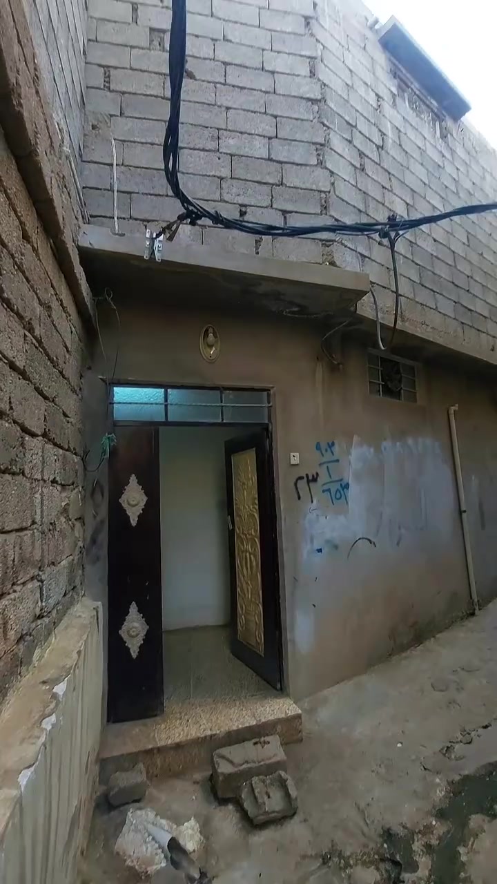 دار للبيع في منطقه المكاوي مساحه 68 واجهه ركن يحتوي على ٣غرف نوم هول داخلي وغرفه سويت للتواصل على رقم الهاتف ***********

