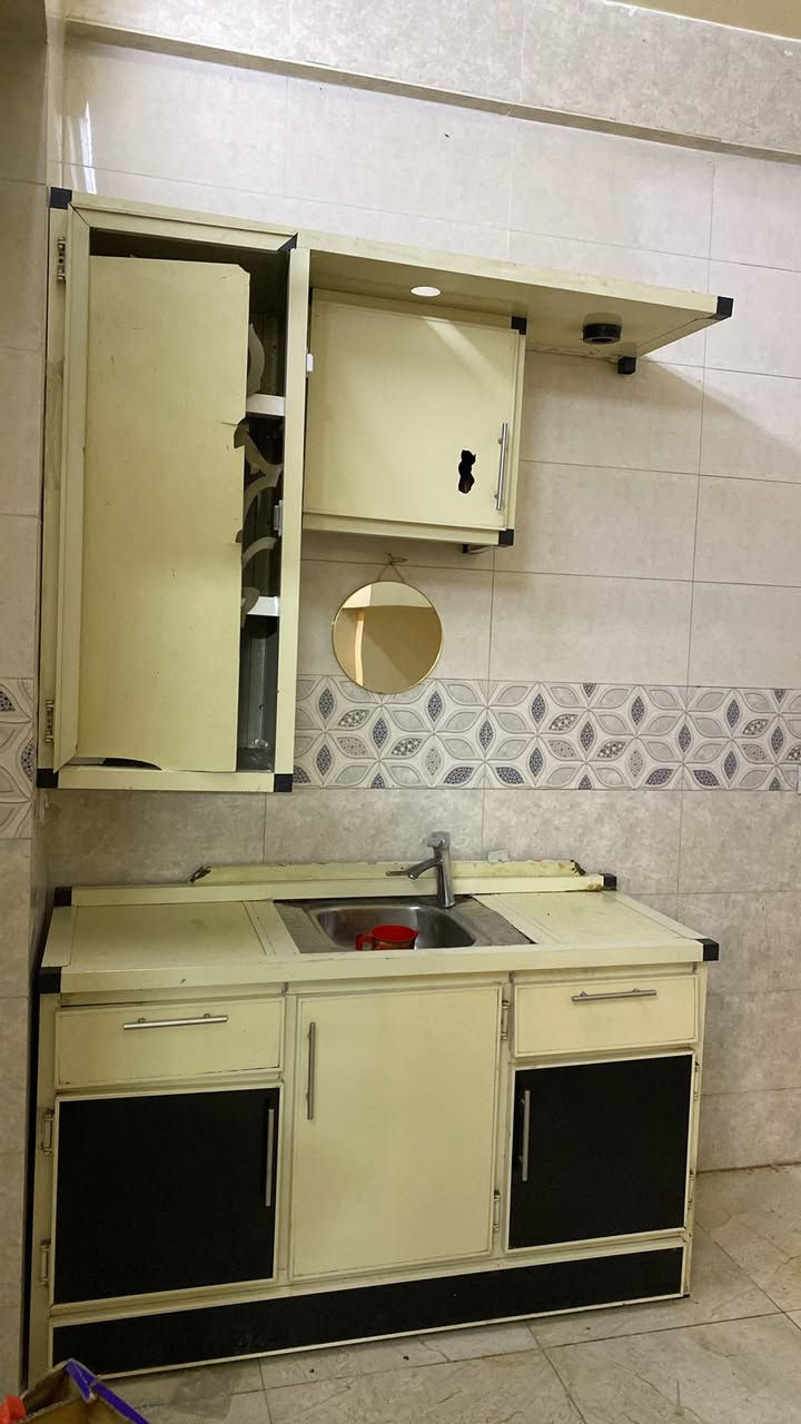 كاونتر ٨٥بي مجال بسيط وايطار الباب موجود +اكو ديكور ايضاً مضموم 
العنوان حي القاهره


**إذا كنت صاحب هذا الإعلان وتريد حذفه لأي سبب، رجاءا أرسل رسالة إلى الدعم الفني**