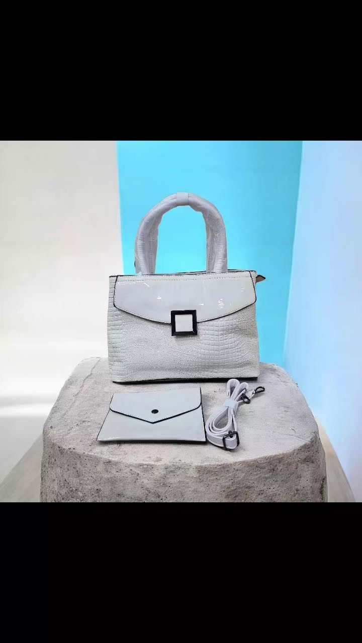 احله عروض لاحله جنط والطف زبائن 

اختتاري التعجبج جنط كوالتي جوده عاليه وونظيفه 

كلشي بسعر مناسب لاحلة بنوتات وماميات 
تحجزين انطيج 

الي يلامس انوثتج ويبرز شخصيتج 
ويهيب اطلالتج 
حقائب تليق بكل المناسبات وبكل مكان 
تألقي مع حقائب الموسم 

الحجز تواصلو واتساب 

***********
