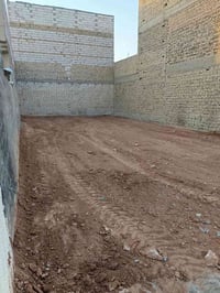 عرصه للبيع في حي الزهراء مقابل مول السالم الشارع المقرنص مساحه 200 متر...