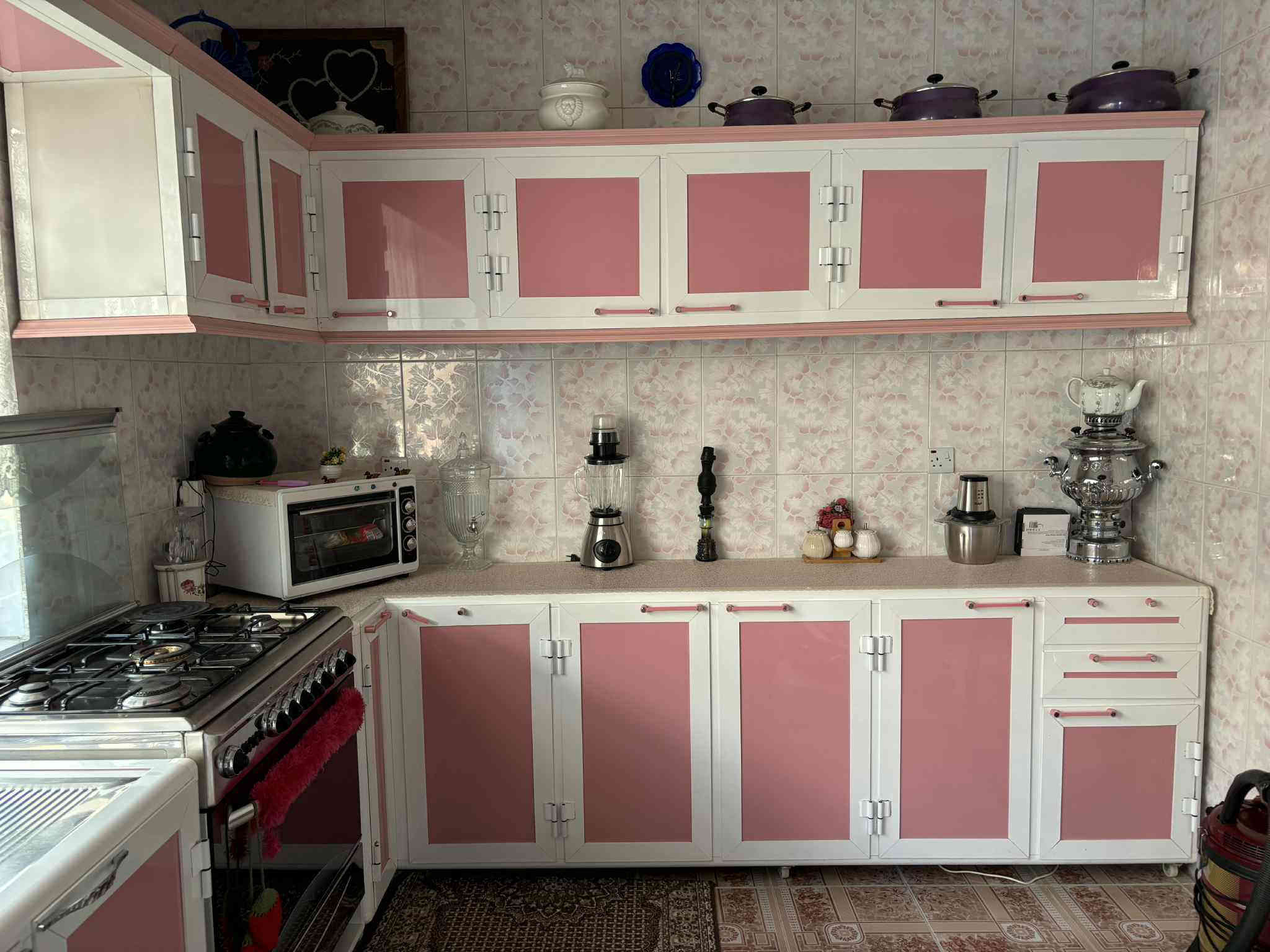 ئەم کەوانتەرە بۆفرۆشتن لە سلێمانیی
زۆر پاکو خاوێنە درێژی 7 مەترە.

بۆ پەیوەندی ***********
