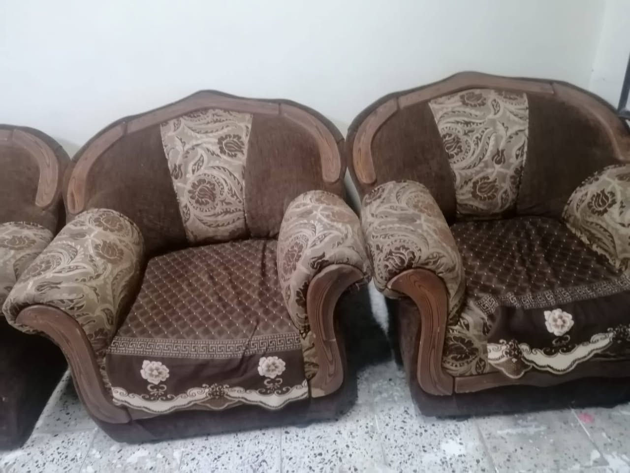 طخم قنفات 
السعر 75 وبي مجال 
***********
