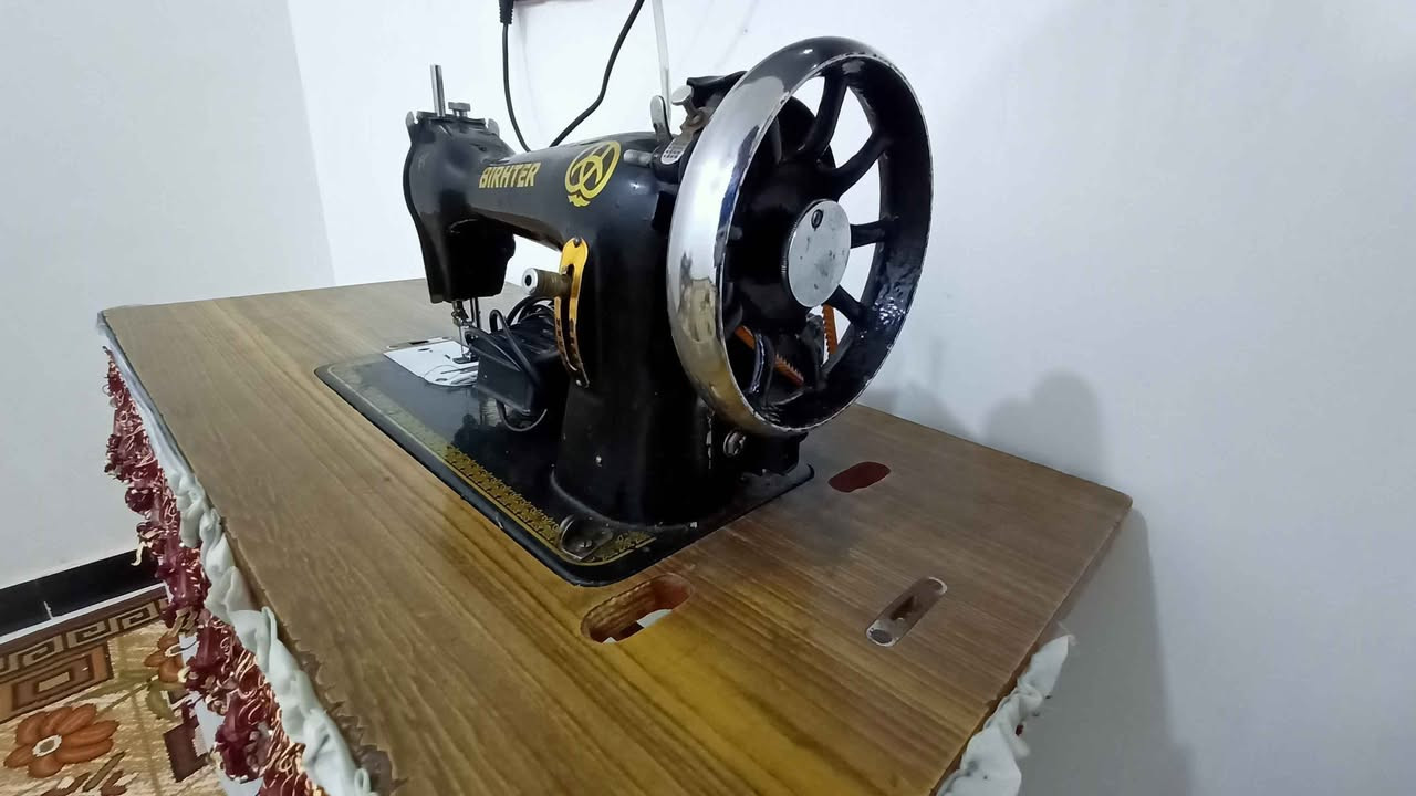 سلام عليكم 👋✨
عندي هاي مكينة الخياطة للبيع 🧵🧶
شغالة ما بية مشكلة ماطور ودواسة ✅🔌
يجي وياهة ميز نظيف مثل ما واضح 🪵📸
سبب البيع جبت غيرة 🆕
العنوان الديوانية-دور حجي هندي 📍
للاستفسار *********** 📞 ديوانية, القادسية
