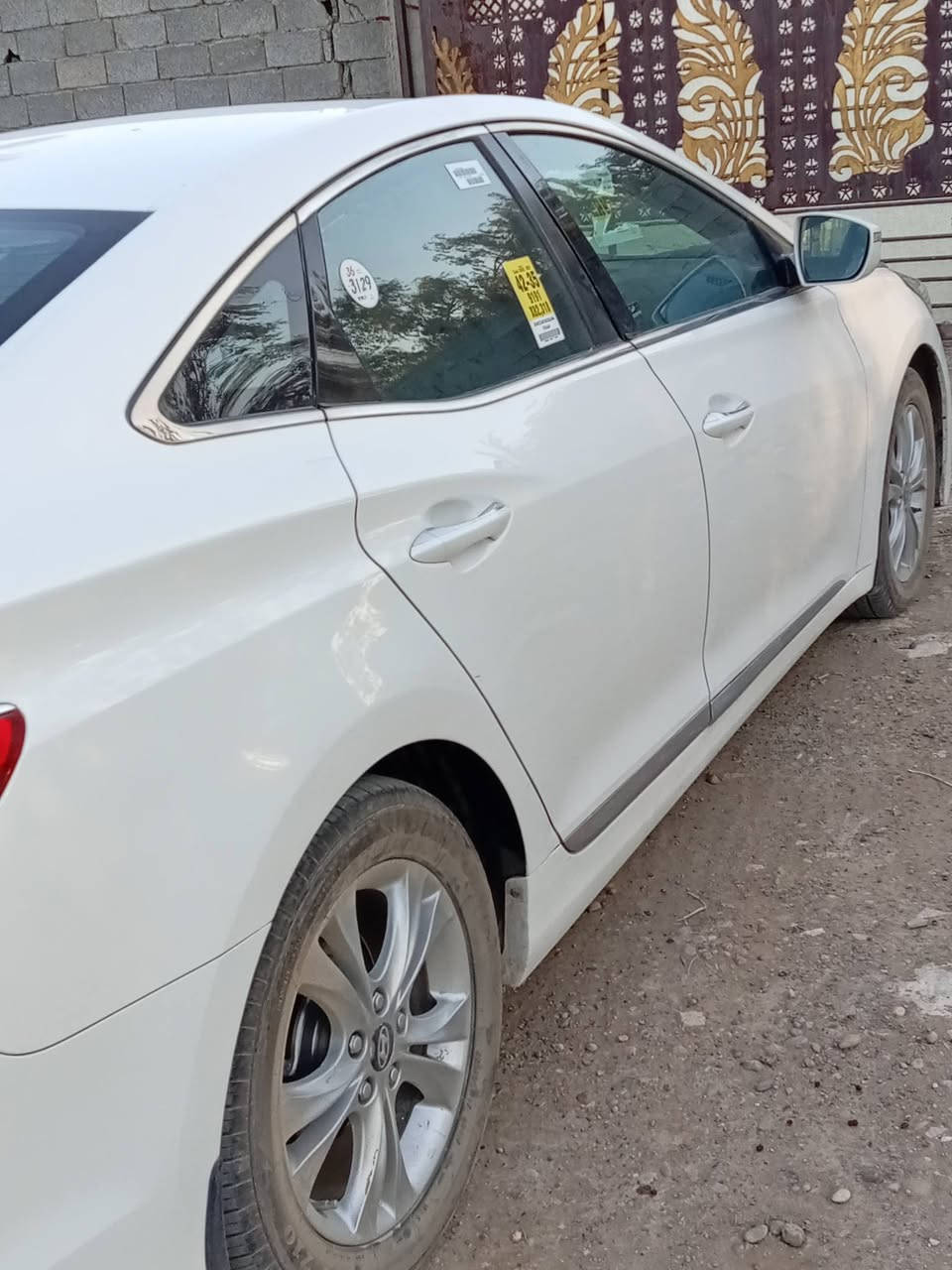 السلام عليكم شباب ازيره للبيع موديل 2014 وراد خليجي مابيها لا ضربه بس صبغ بل دعاميه خير من الله رقمها أربيل الشراي يتصل ***********
