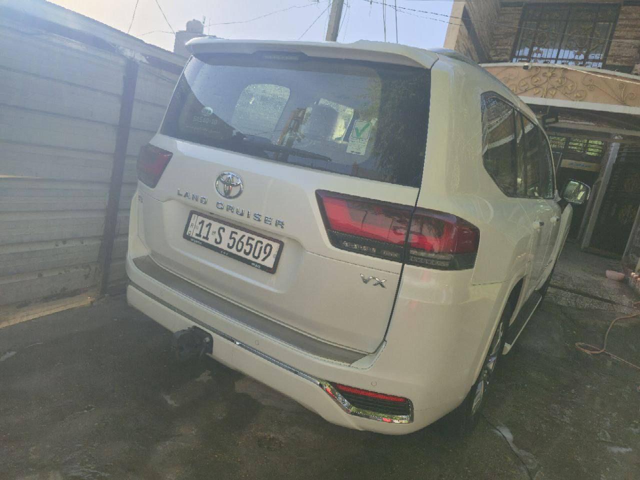 السلام عليكم لاندكروز VX سيارة وكالة نظيفه بعدها مماشية اصلا 12 الف فقط مكفولة كفالة عامة مواصفات VX موديل 2023 لون ابيض سعر السيارة 73 وبيها مجال مستعجل ع بيعتها لتفاصيل اكثر *********** مكاني بغداد الشعب
