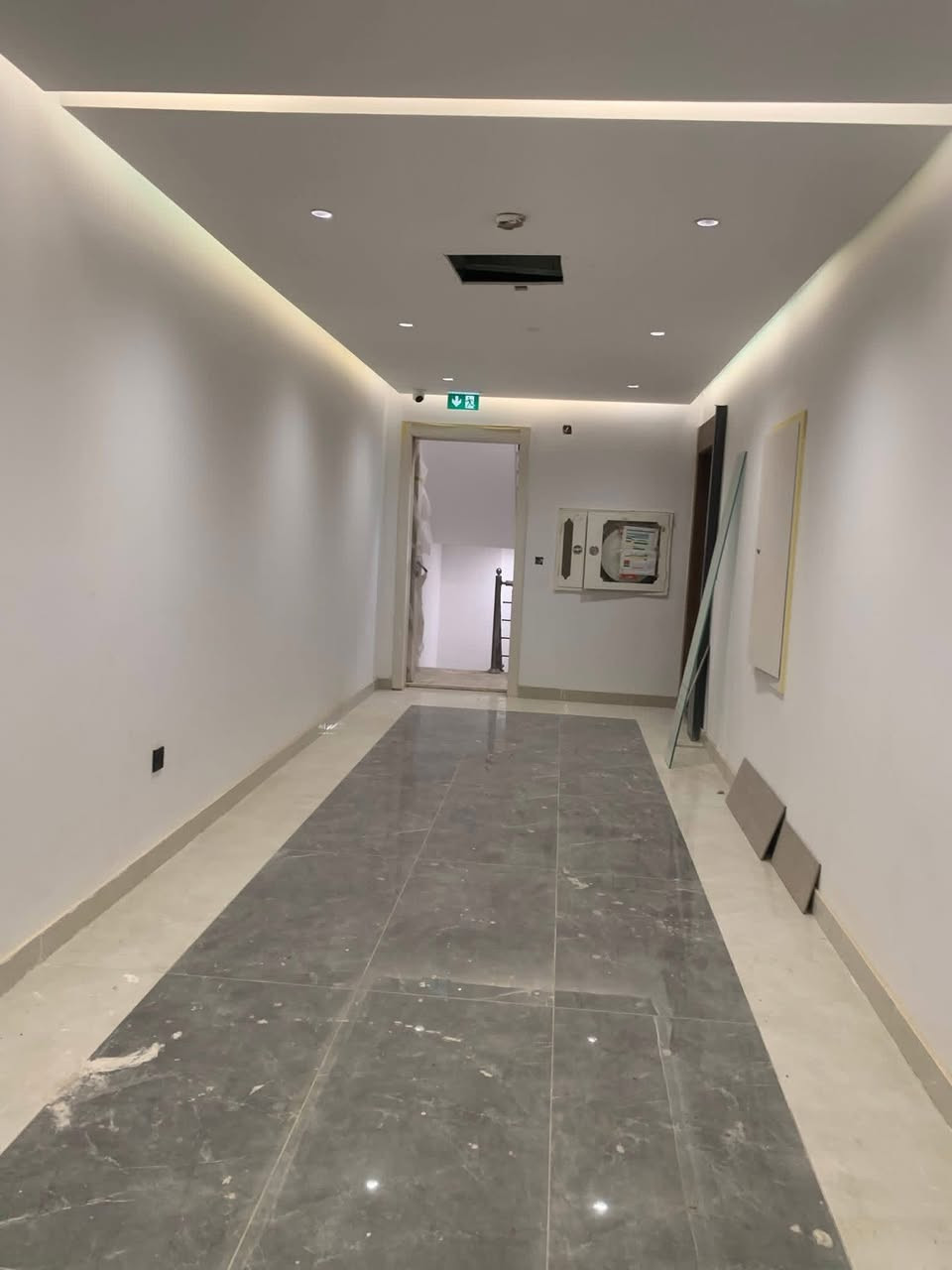 السلام عليكم صباغ متفرغ للعمل نعمل كافة انواع الصبغ للاستفسار الاتصال ع رقم ***********
