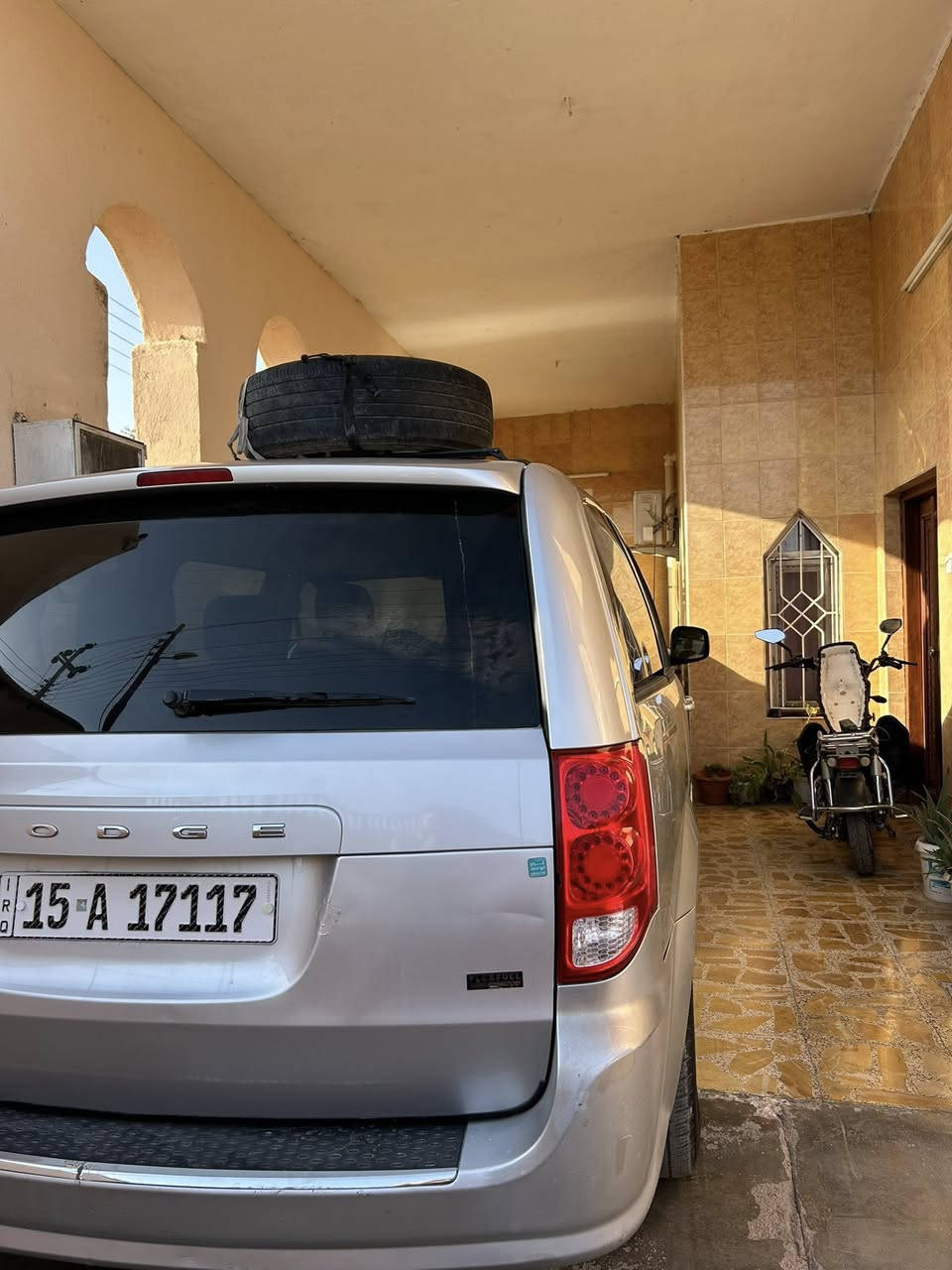 السلام عليكم
� 

دوج كرفان 2012 للبيع

🔹 اللون: سلفر

🔹 الممشى: 180 ألف ميل

🔹 المحرك: 3.6 لتر

🔹 الكير: أوتوماتيك

️ المواصفات:

 • باب سلايد كهربائي

 • صندوق خلفي كهربائي

 • مقعد السائق كهربائي

 • جام (6) كهربائي

 • تحكمات ستيرن

 • مثبت سرعة

️ الحالة:

 • المحرك: جيد جداً

 • الكير: جيد

 • بطارية جديدة

 • داينمو جديد

 • راديتر جديد

 • نوزلات (بخاخات) جديدة

 • بلكات + مجاول جديدة

السيارة مصروفة عليها وجاهزة للاستخدام 

  •عنوان الانبار حديثه

� السعر:

141 ورقة (قابل للتفاوض)

للتواصل:

0789 102 4738
