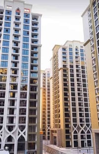 عندي  (شقة) للبيع مباشر في مجمع أبراج النخلة السكني، مساحة 221 متر مرب...