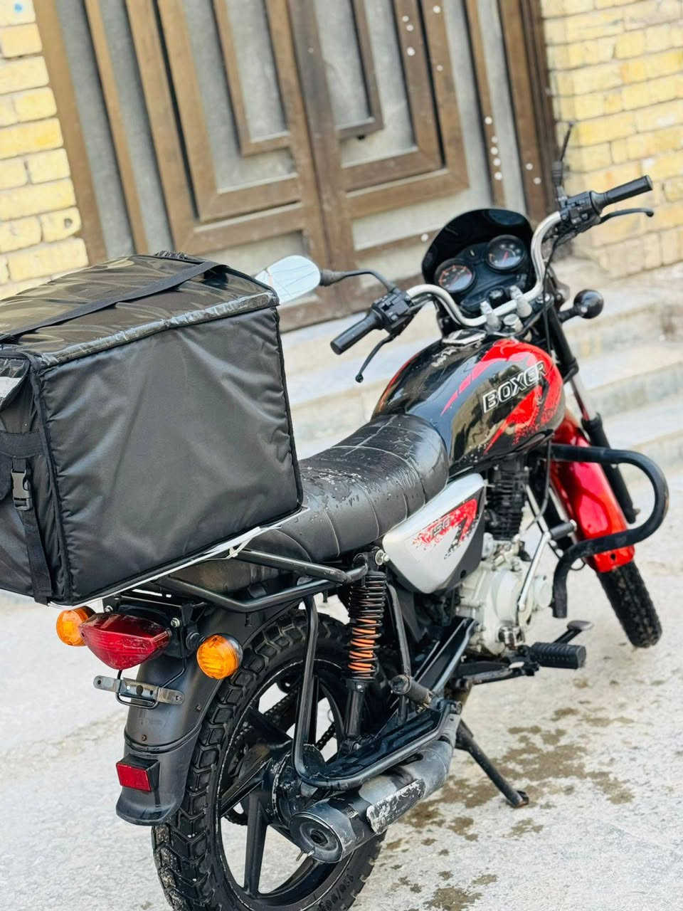 السلام عليكم
بوكسر جبلي 2023
حادث بجم مبدله مال كلاسك جديد 
مكينه بلاد ما ملعوب بيها 
كهربائيات كلها شغاله اي نقص ما بيها انكر سلف واتوكل للشغل 
السعر 1300 
مكاني بلديات 
ما متواجد بالفيس ***********
